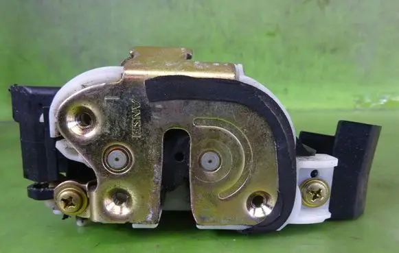 Mitsubishi Colt Rear door lock