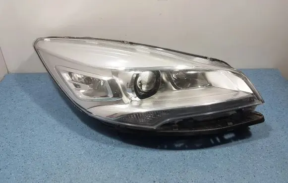 Ford Escape III Headlight/headlamp