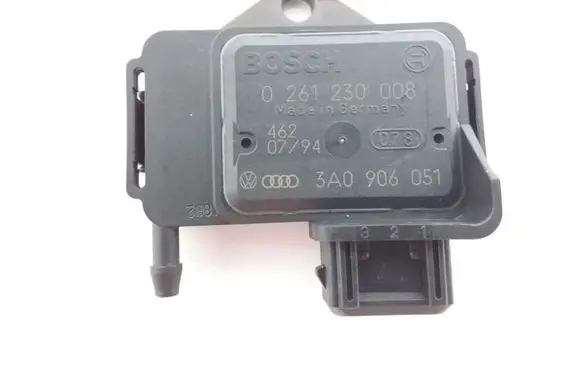 Volkswagen Golf III Air pressure sensor 0261230008 3A0906051