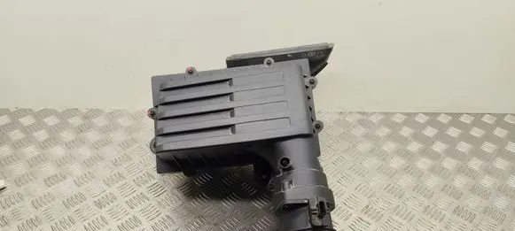 Volkswagen PASSAT B8 Air filter box 5Q0129607AB
