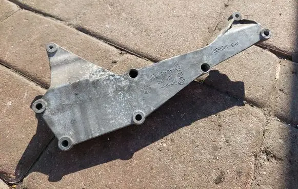 Audi A4 S4 B8 8K EGR valve cooler bracket 03L131159