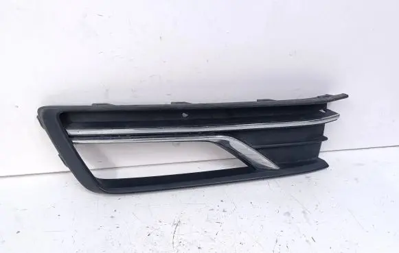 Volkswagen PASSAT B8 USA Front fog light trim/grill 561853665P