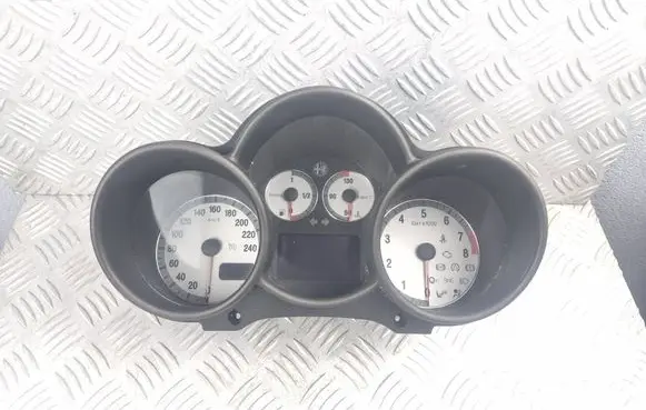 Alfa Romeo GT Speedometer (instrument cluster) 156071354 1303060218