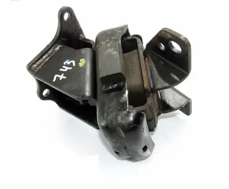 KIA Sorento Engine mount bracket
