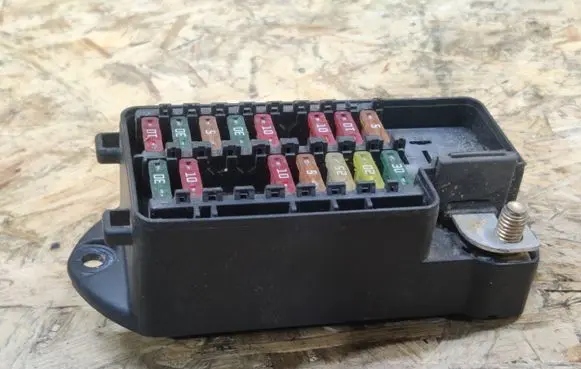 Jaguar XK8 - XKR Fuse module 134400050301 518249008