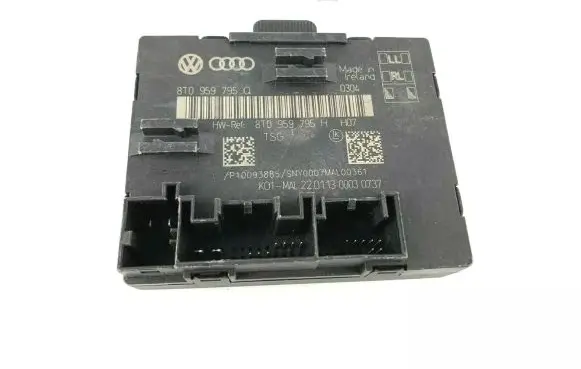 Volkswagen PASSAT B8 Door control unit/module 8T0959795Q