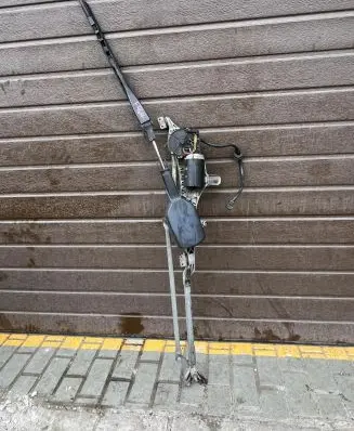 Mercedes-Benz S W140 Windshield/front glass wiper blade 0390341403 F464