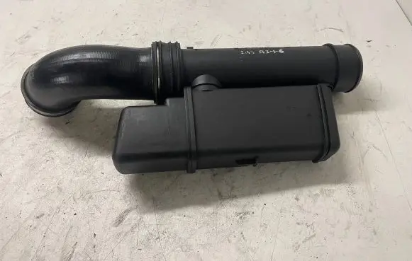 Mercedes-Benz E W211 Intercooler hose/pipe A2115280308 A2115284782
