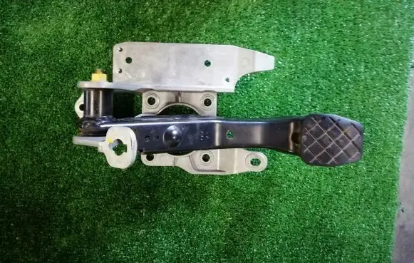 Audi Q2 - Brake pedal 6Q2721115J