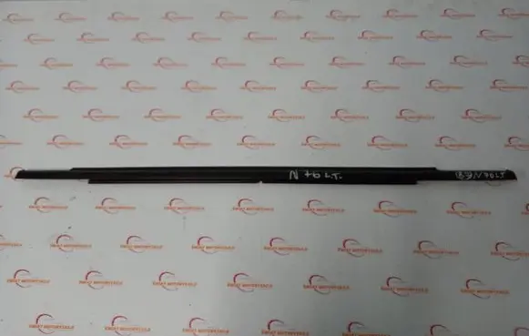 Mitsubishi Outlander Rear door windshield rail 
