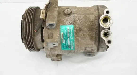 Renault Twingo I Air conditioning (A/C) compressor (pump) 7700106069