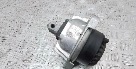 BMW 7 F01 F02 F03 F04 Engine mount bracket 6797183