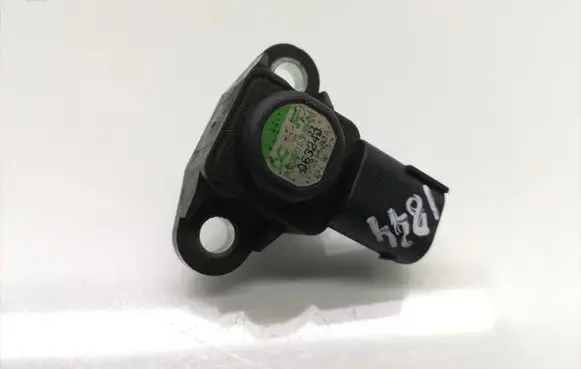 Mercedes-Benz GL X164 Air pressure sensor A0051535028