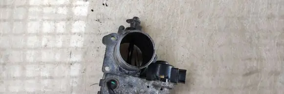 Toyota Avensis Verso Throttle valve