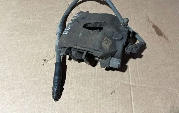 Skoda Octavia Mk3 (5E) Front brake caliper