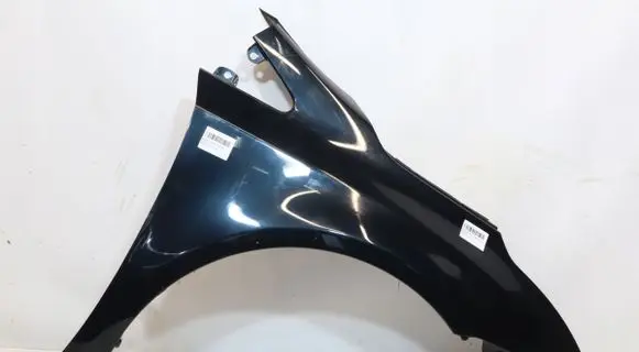 Toyota Avensis T270 Fender 