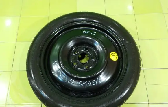 Toyota Avensis T250 R17 spare wheel