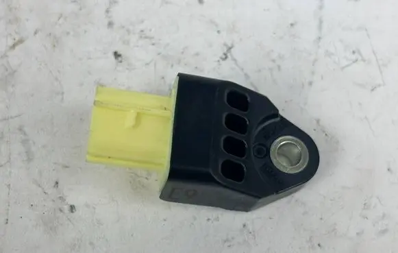 Toyota Mirai Airbag deployment crash/impact sensor 8983152020 89831-52020