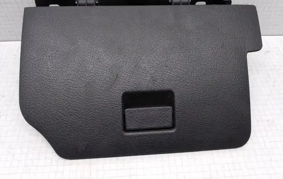 Opel Astra G Glove box 90561243LHD