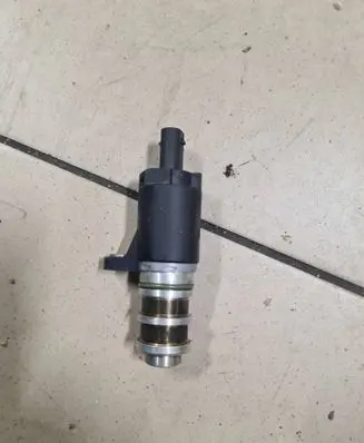 BMW 7 F01 F02 F03 F04 Camshaft vanos timing valve 7622768