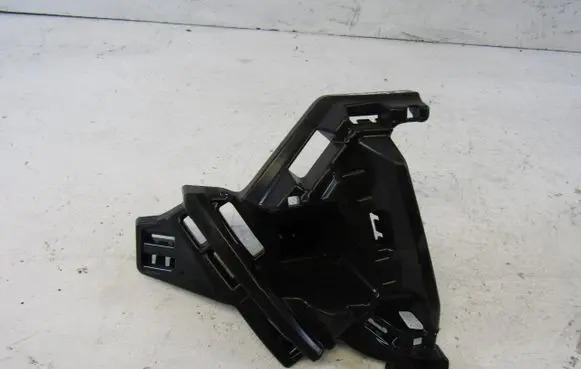 Front bumper mounting bracket