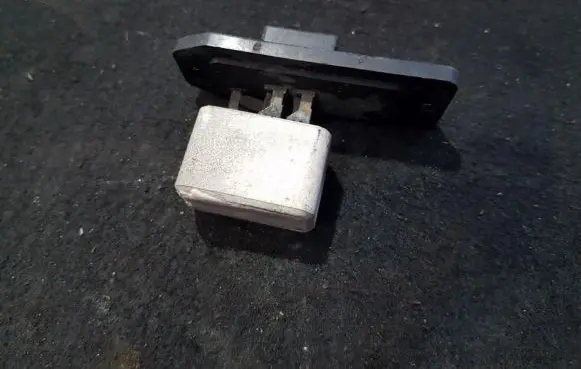Mitsubishi Carisma Heater blower motor/fan resistor 9q0534
