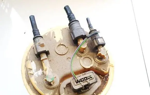 Citroen DS3 Fuel level sensor 