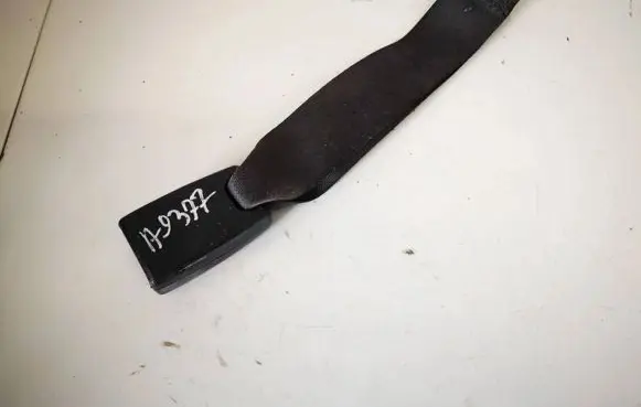 Toyota Corolla Verso E121 Middle seatbelt buckle (rear) 