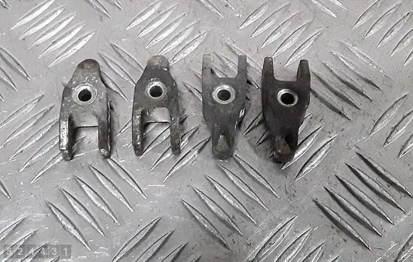 Honda CR-V Fuel Injector clamp holder 