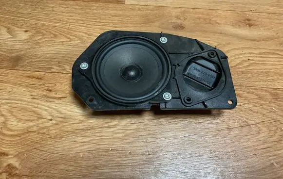 BMW 5 E60 E61 Parcel shelf speaker 9141496 18820010 900475430016