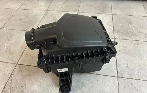 Ford Ranger Air filter box JB3G9600AB JB3G9600AA