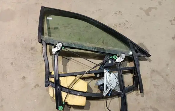 Audi A4 S4 B5 8D Front door window/glass frame 8D0837754