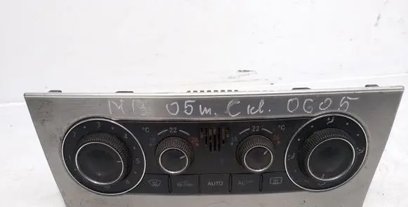 Mercedes-Benz C W203 Climate control unit A2038301785
