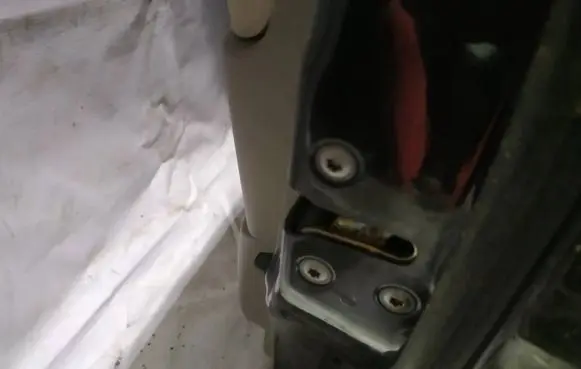 Nissan Murano Z50 Front door lock