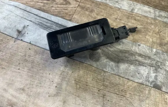 BMW 5 E60 E61 Number plate light 7165646
