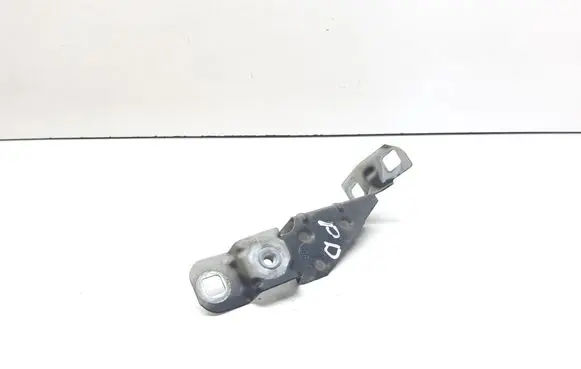 BMW 1 E82 E88 Fender mounting bracket