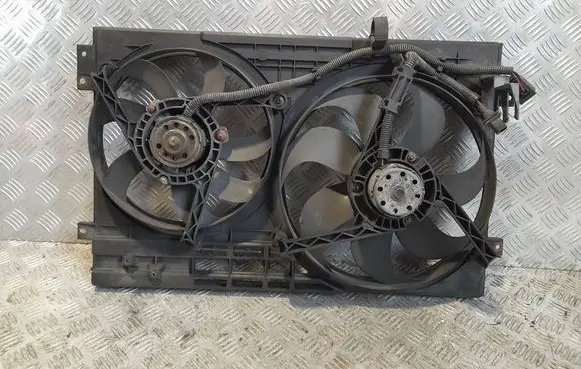 Audi TT Mk1 Radiator cooling fan shroud 8N0121205A