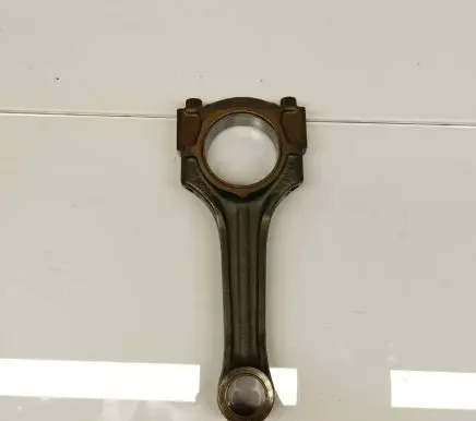 Mercedes-Benz E W124 Connecting rod/conrod 1040300620 1040300120