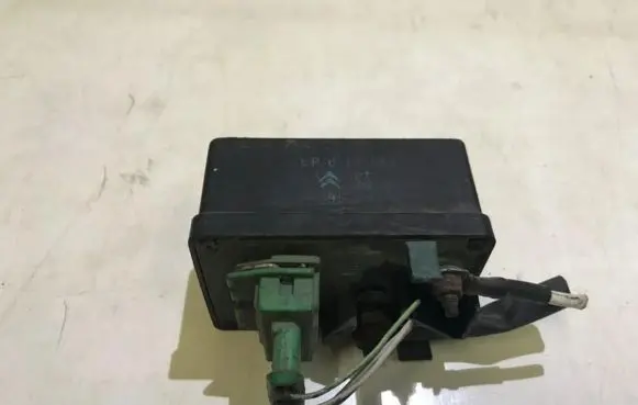 Glow plug pre-heat relay