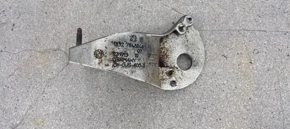 BMW M5 Muffler mount bracket/holder 7846046 18327846046