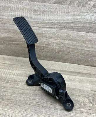 Hyundai i30 Accelerator throttle pedal 32700G4200