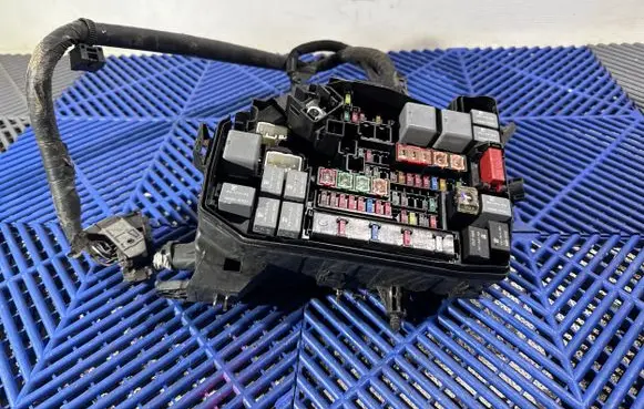 Toyota Auris E180 Fuse box set 602730