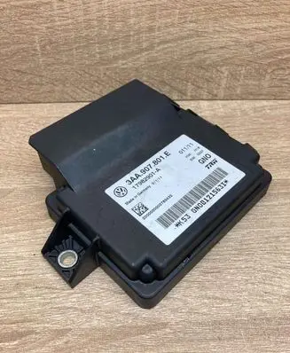 Volkswagen PASSAT B7 Hand brake control module 3AA907801E 17982901A