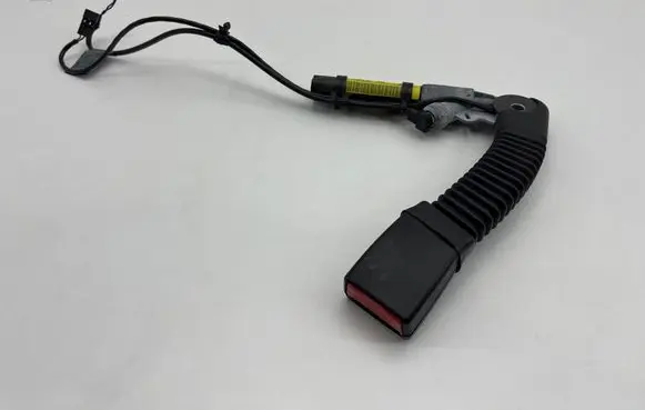 BMW Z4 E85 E86 Front seatbelt buckle 7078041
