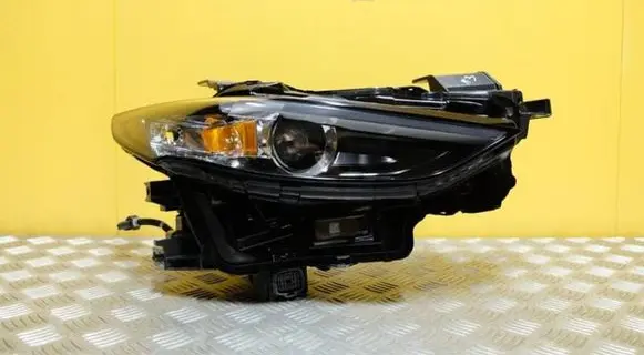 Mazda 3 Headlight/headlamp BCJH-51030 2985
