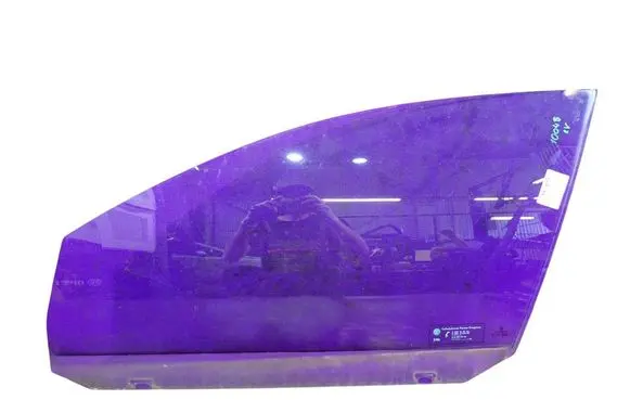 Volkswagen Golf V Front door window glass four-door