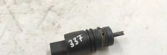 BMW 3 E46 Windshield washer spray nozzle 