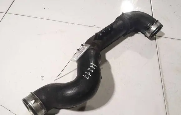Volkswagen PASSAT B6 Intercooler hose/pipe 3C0145770B