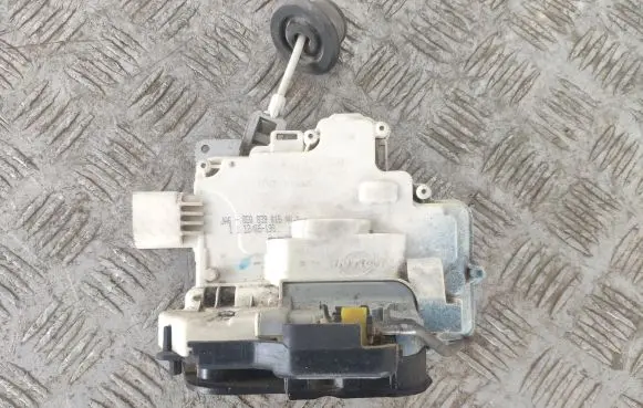 Audi A4 S4 B7 8E 8H Rear door lock 8E0839015AA