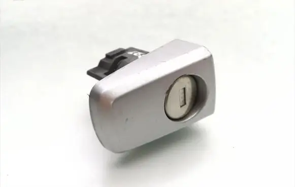 Opel Corsa D Front door lock